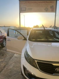 •سبورتج 2013 خليجي محرك 2000دوش بيها قطعتين صبغ ووحده تبديل نص فول تحك...