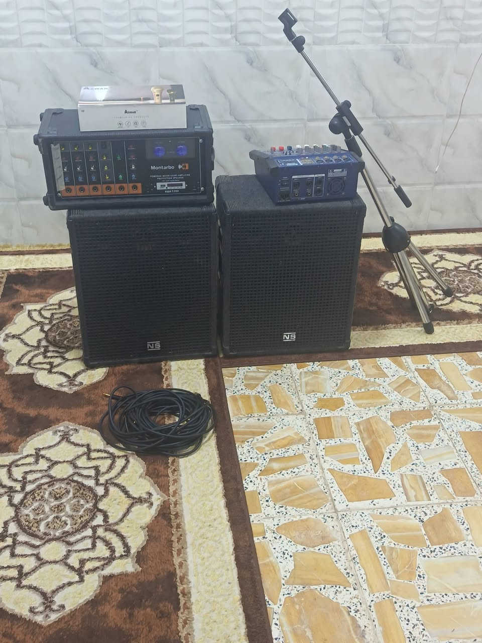 السلام عليكم جهاز موتربو نوع الغدير وياماها،، 
مع زوج سماعات جاسكو مع وايرين طول عشره متر مع مايك  أصلي  مع ستاند مايك أصلي  الأغراض كلها نضيف نضافه فول مستخدم شهر واحد الشراي يتواصل على هذا الرقم *********** او مراسله الصفحه
