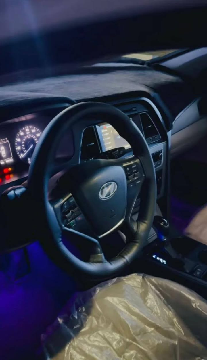 السلام عليكم 
سوناتا 2017 نص فول 2400 

سياره جاهزه خير من الله بيها قطعتين صبغ و باب خلفي مبدل رقمها شمالي سليمانية معروضه ب 120 وبيها مجال حك الجية تعال شوفها و بيك خير و تدلل هاذه رقم راعيها

*********** مكلف ب النشر مو سيارتي مكان السياره بغداد سبع البور
