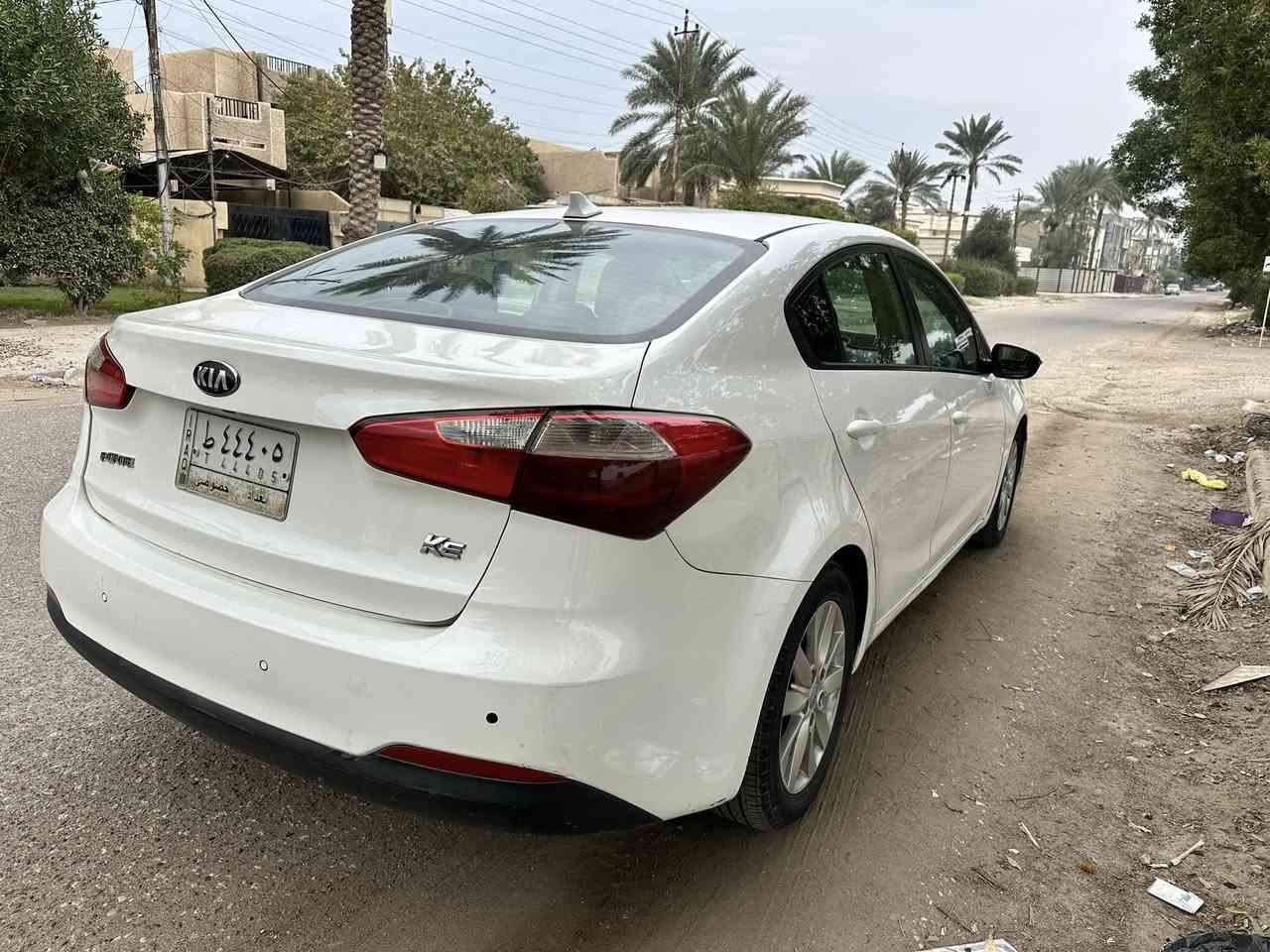 شلون الشباب فورتي للبيع موديل ٢٠١٥ بيها بس جنطه صبغ وبارد شويه بالباب الخلفي ورا السايق رقمها مميز باسمي السياره مكاني بالعامريه او حي الجهاد *********** سعرها ١١٨$ وبيها مجال مكينه ٢٠٠٠ دوش
