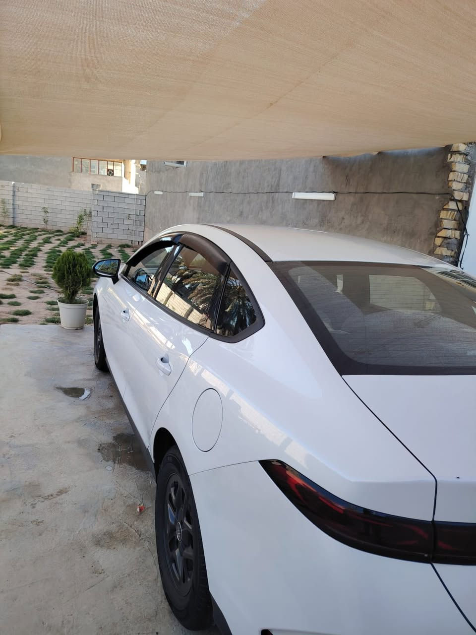 سلام عليكم جن بلاص بيهة كسر ب لايت ملاحظين بسيطة سعر مناسب 18 و 100 قفل اتصال فقط مكان سيارة السيدية إعلام 
اتصال ***********
