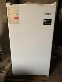ثلاجة توربو • ٦ قدم • موفرة كهرباء