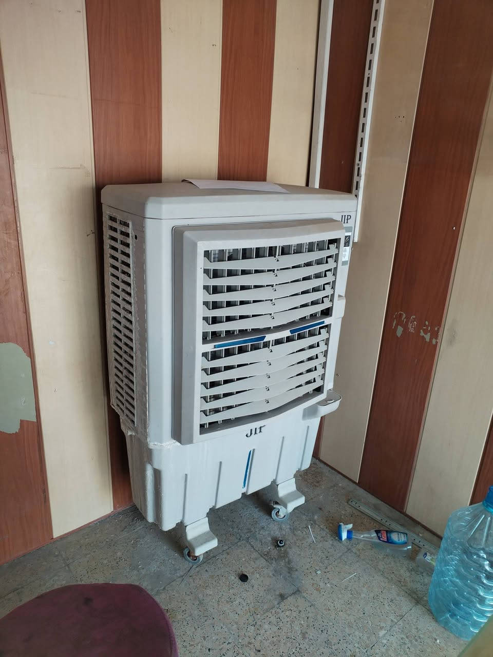 المبرده خمسين الف
شغال كل  عيب  مابي

الاعلان  عشرين الف

الكراسي  كلها 10 الف 

الميز العرض  ماخذه ب 130 الف   ابيعه  ب70 الف  زجاج ثخين  يتحمل  اوزان


**إذا كنت صاحب هذا الإعلان وتريد حذفه لأي سبب، رجاءا أرسل رسالة إلى الدعم الفني**