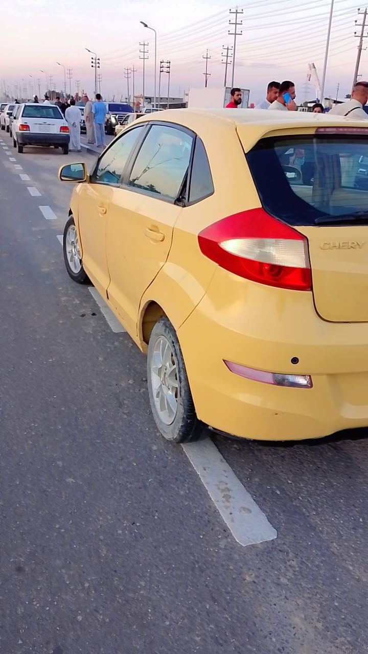 السلام عليكم شيري فلاوين مديل 2013 سياره مكينه وكير نضاف كهربائيات كلها شغاله تبريها شغال بس بي نقص بوبرنك راعيها موجود سعرها 20 وبيها مجال للشراي عنوانها البصره زبير وهذا رقمي  ***********
