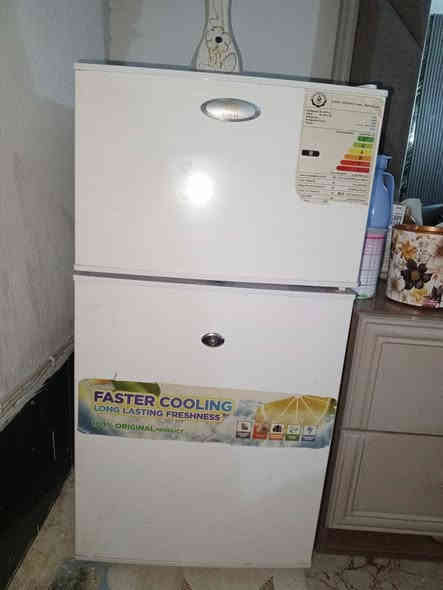 ثلاجة وكاروك نضيفات جدا مستخدمات شهر واحد فقط وتجي وشوف بعينك اني مكلف بالنشر هذا رقم راعيهن 
***********
