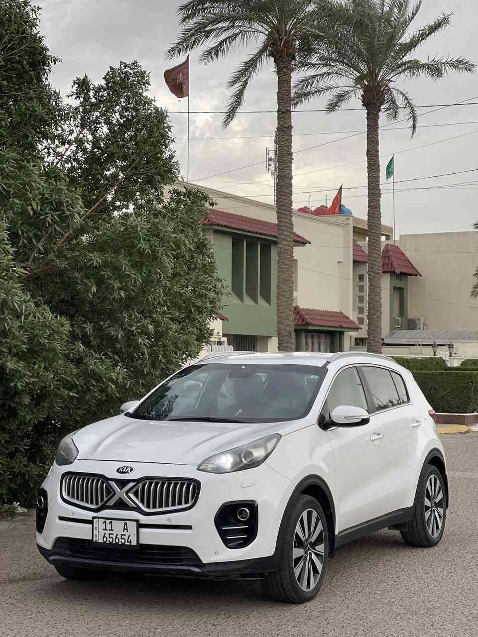 سلام عليكم بلاش ماكو هيج سعر
السلام عليكم
للبيع كيا سبورتج 2018 خليجي مكفوله من صبغ بيه بارد بل جاملغ بسيط فقط.رقم بغداد نكليزي  بأسمي تحويل مباشر 
ماشيه (60) الف حقيقي 
فول مواصفات عدا الفتحه 
مقاعد مخمل تطريز وجلد
سماعات ستريو jpl
صندوك كهرباء
حساسات امامي خلفي +كامره دواره 
مرايه تعتيم
شاشه
درايڤ مود ٣ وضعيات
تحكمات ستيرين كل الجهات
تبريد قطعتين
اشاير بالمري
حساس عدادات
لد ابيض
محرك 2000 دوش المرغوب
محرك كير مكفول من الفتح 
وهوايه تفاصيل بعد
السياره كامله من كل النواحي تخم تاير جديد باتري جديد مناقصها اي شي 
السعر  (184)وبيه مجال 
مكاني بغداد الرصافه 
***********
الشراي يتصل غير متواجد على الفيس
