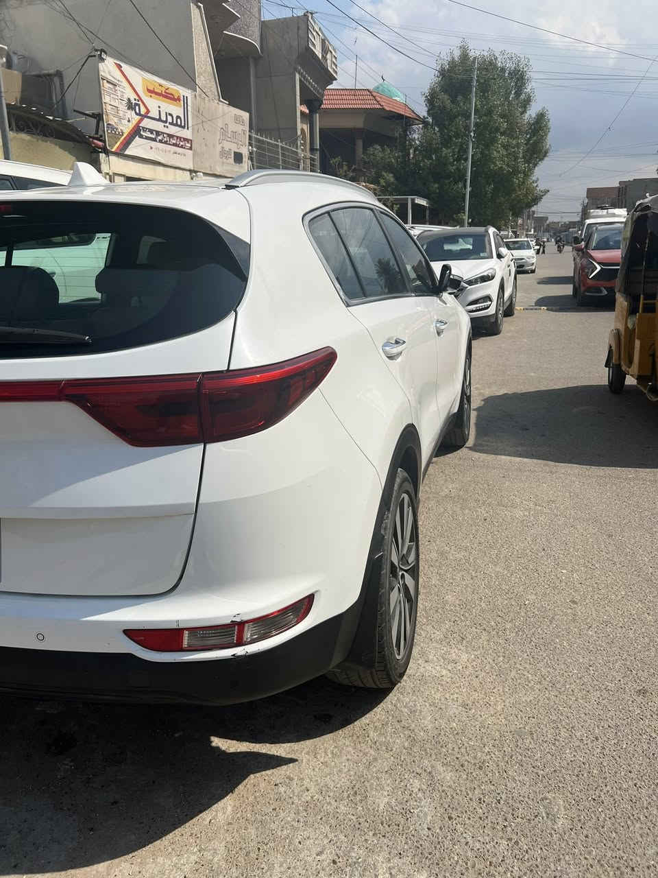 السلام عليكم 
كيا سبورتاج 
موديل 2018خليجي
لا تبديل ولا صبخ 
يوجد خدوش
محرك 2000
العنوان بغداد الشعب 
السعر 185
الرقم ***********
او واتساب
