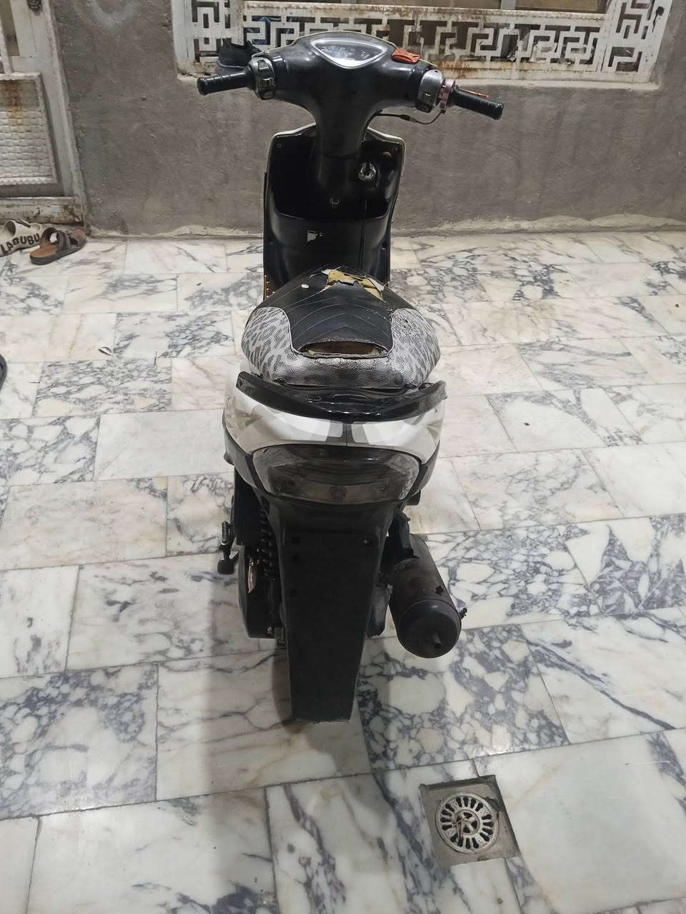 سلام عليكم دراجة للبيع ماكس عدلة دراجة بلاد من كلشي نكرة سلف اب كل وقت بيهة تزويد خارجي اويالة اودبالات مكينة اتخبل شلعة اومعدل زوج تاير جديد سعر 425 اوبيهة مجال مكان بغداد العبيدي شارع عشرين رقم ***********
