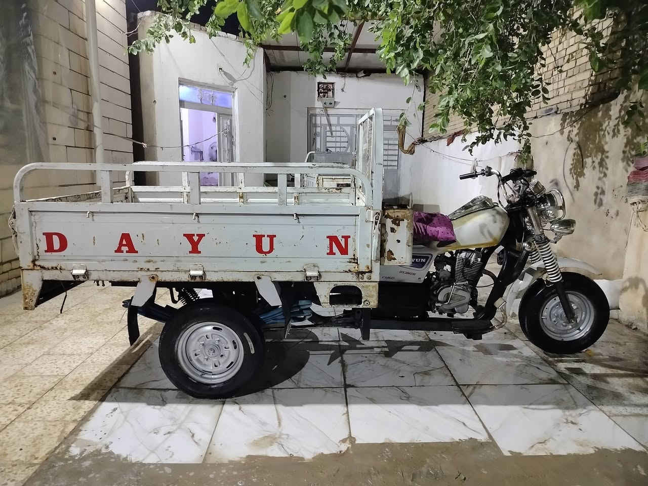 السلام عليكم ستوته للبيع مديل 19 اوراق اصولي بلاد ستوته محرك جديد كهربائيات كله  شغاله تايرات مال شركه بيه جاهزه من كلشي ترايك وين ماجان السعر خاص مكاني شطره وهذه رقمي ***********
