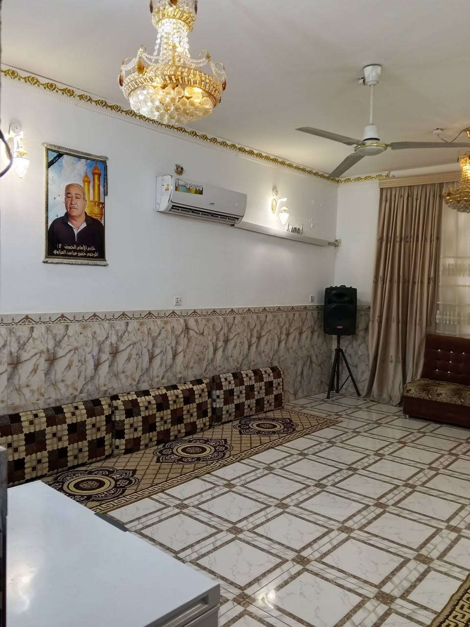 للبيع كوت حي الحكيم نزلت بيت خليفه مساحته 250متر طابقين تفاصيل كامله داخل الفيديو كامله ***********
