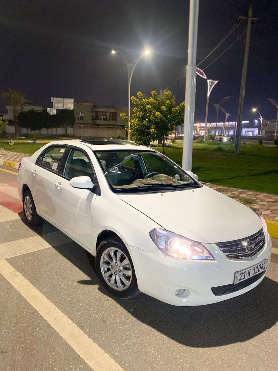 سلام عليكم.. سيارة للبيع BYD.. محرك 18 جديد صدر جديد تبريد ثلج ❄ كير أوتو بشرط موديل 2014 بدون صبغ بس بيها ثلاث قطعات بارد تايرات جديد... السعر 64 بيها مجال للطيبين.. مكلف للنشر رقم صاحب السيارة 
*********** كركوك, العراق
