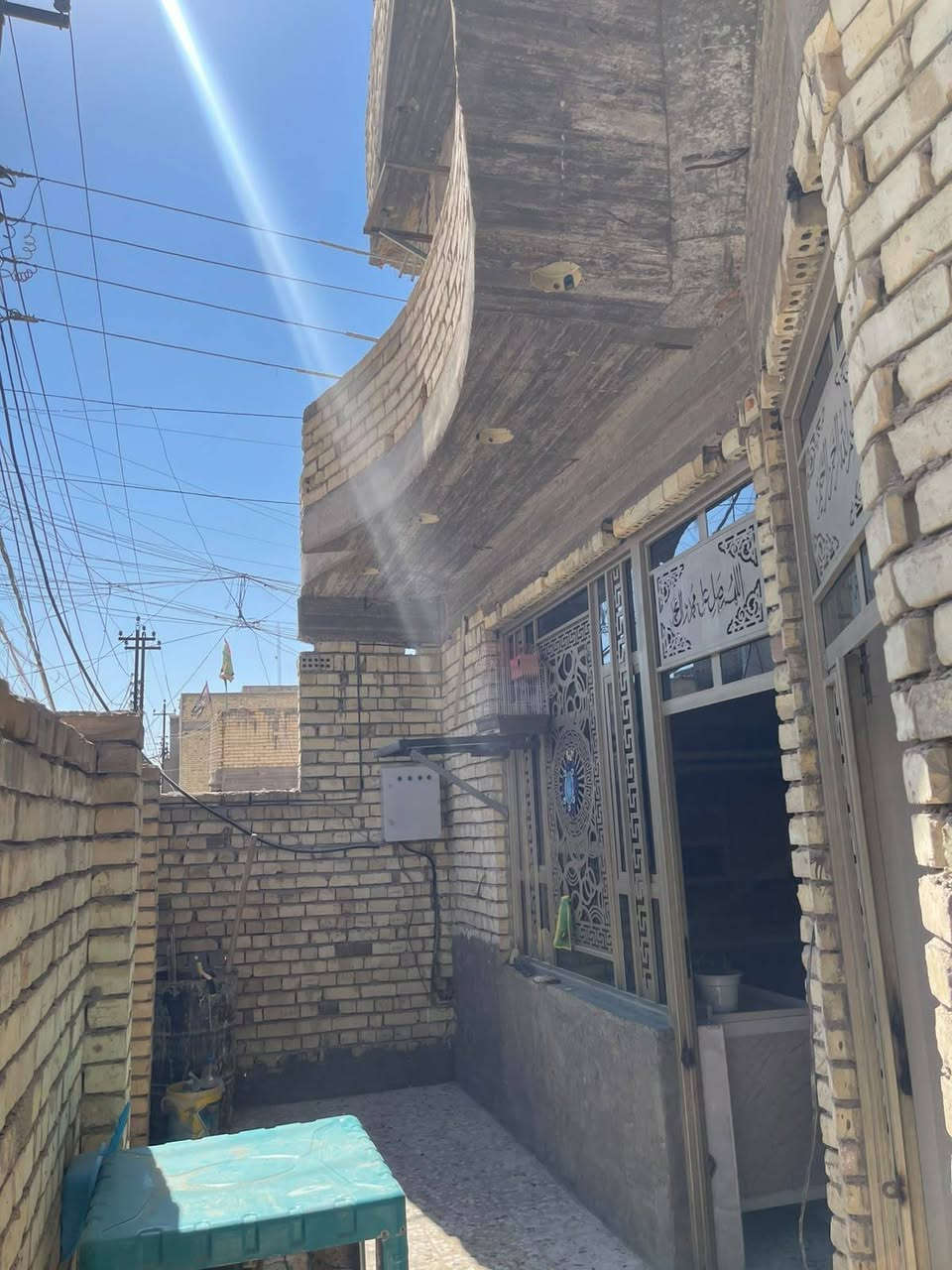 السلام عليكم بيت للبيع 100ركن 10/10قاطين بناء حديث 4غرف نوم بسكينه 2/11 شارع 12رقم ***********
