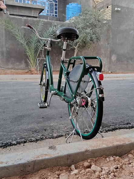 السلام عليكم باسيكل ياباني اصلي اسمه تكسي حجم 24  تلث نمر  ما بيه شي نضيف حيل    السعر 100 وبيه مجال للطيبين الرقم ***********  فقط واتساب
