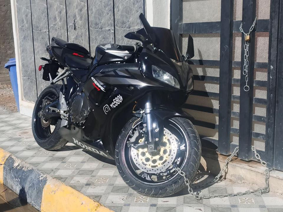 Cbr 1000rr
2007
دراجه هاون 
كزوز كاربون فايبر 
دراجه نقصها باتري ضعيف 
جاهزه للاخير عنوان الدوره حي صحه 
سعر 25 بيها مجال 
مراوس شعندك دزلي ***********
