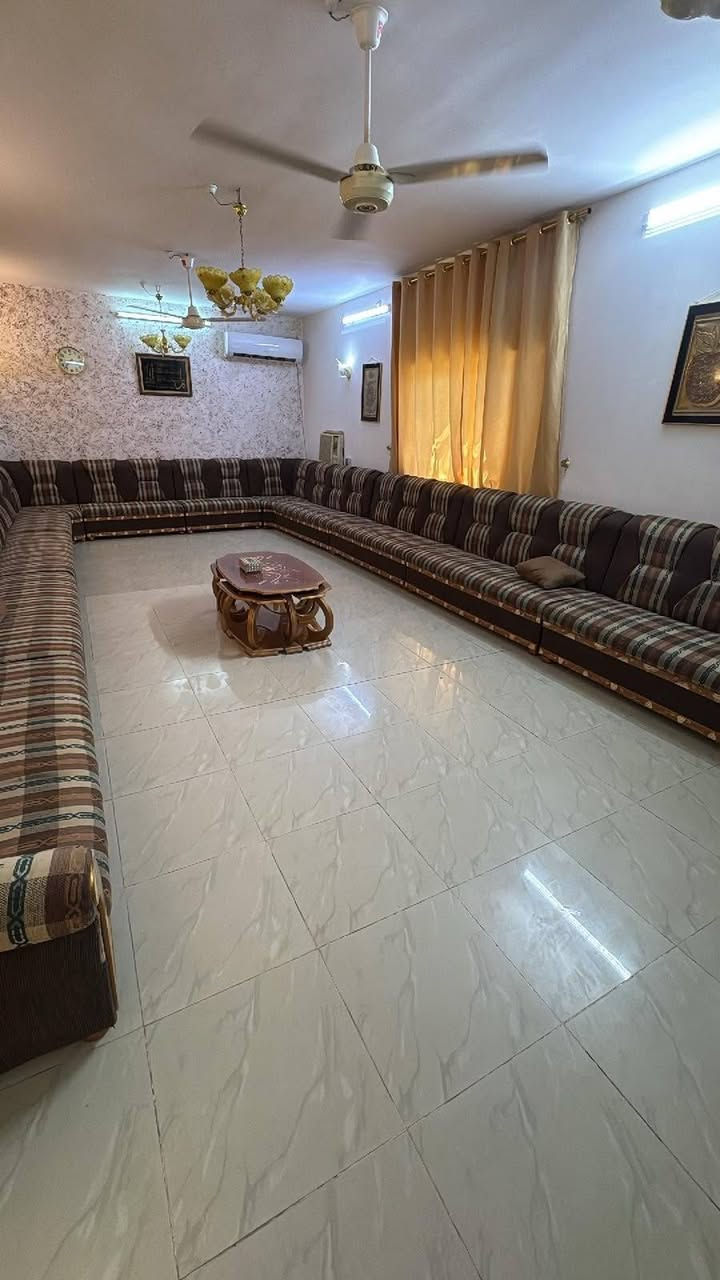 السلام عليكم متوفر عدنا ديوان مساحته 20متر  نضيف بدون اي ضرر حطاطه عراقي  عرضنا للبيع لتحويل لبيت اخر وهذا بالصوره و بسعر مناسب


**إذا كنت صاحب هذا الإعلان وتريد حذفه لأي سبب، رجاءا أرسل رسالة إلى الدعم الفني**