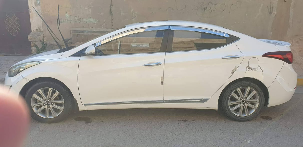 السلام عليكم
هيونداي النتراى 2016 ابيض بغداد  خليجي مكفول بيه طلقة ما نافذة في تكمة السائق وتكشير كد شبر في الصندوق 
باقي السيارة مكفول 
المواصفات المعروفة تحكم استيرن جهتين مانع انزلاق
كامرة خلفية حساسات السعر (126) 
مكان السيارة 
الحسينية الراشدية


**إذا كنت صاحب هذا الإعلان وتريد حذفه لأي سبب، رجاءا أرسل رسالة إلى الدعم الفني**