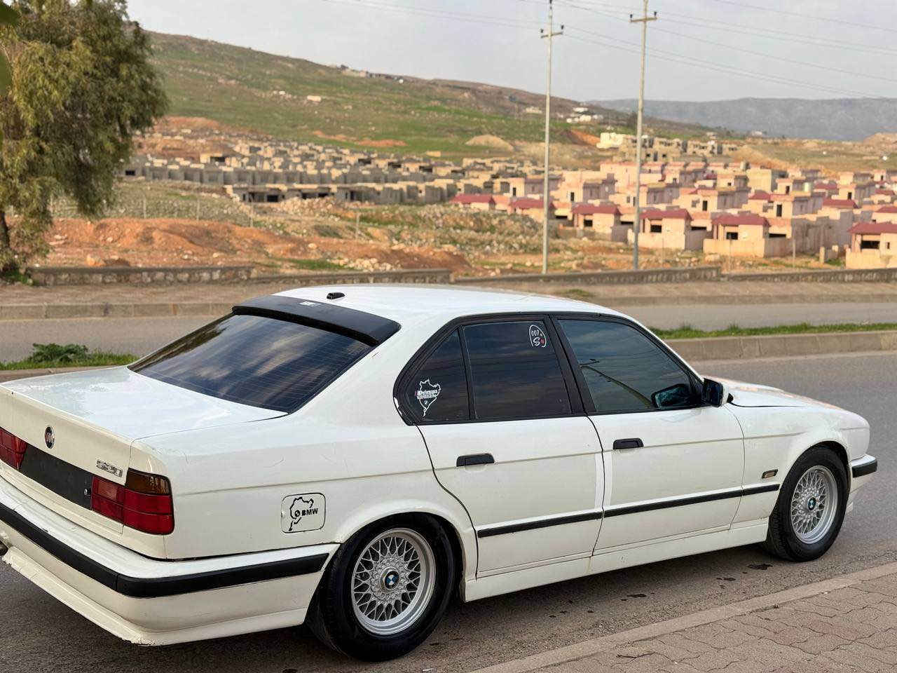 بئيم موديل ١٩٩١ مه كينه ٥٢٠ كير حادي گيرو مه كينه موسو براوه به شه رت ليدراوي نيه ئارميكي له گه له به حلوج ايفروشم كويسينجاك, أربيل


**إذا كنت صاحب هذا الإعلان وتريد حذفه لأي سبب، رجاءا أرسل رسالة إلى الدعم الفني**