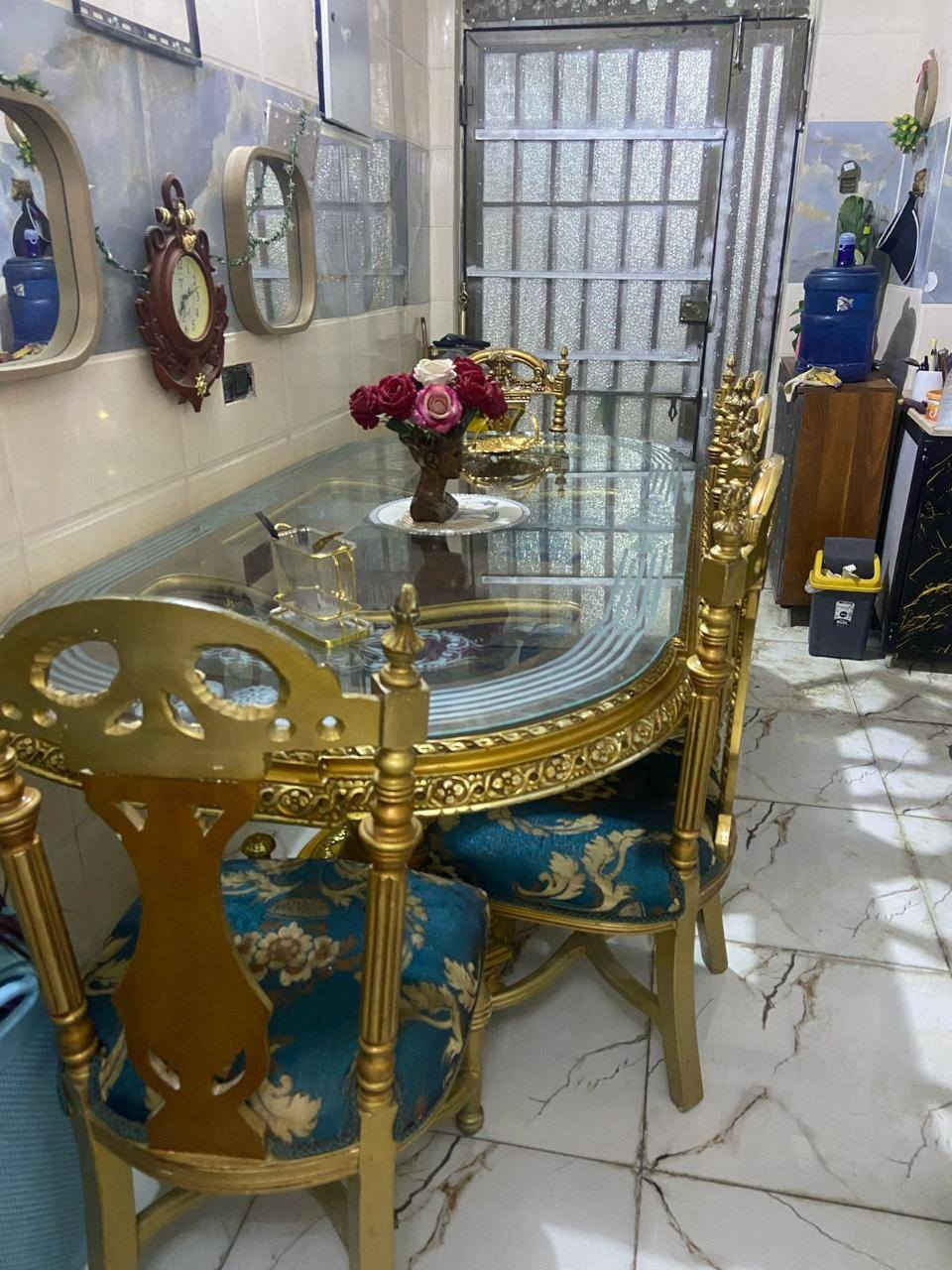 ميز  ست كراسي مع التخم مالته ١٠مقاعد السعر٣مليون وبي مجال للشراي
العنوان /كربلاء حي الأمين
التواصل على الرقم *********** واتساب
