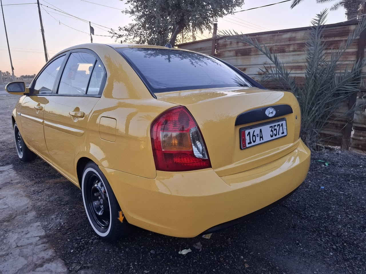 السلام عليكم  هونداي اكسنت للبيع موديل( 2007 )سياره 
مكفوله لغود شواصي تكم حوض كله كفاله مكفوله من الضربه 
  سياره خليجي داخل بيجي اوتو ماتيك مكينه  [ 1600 ] 
مكينه وكير وحداديه كله جديد تبريد ثلج تخم تاير ابو الخط البيض جديد  رقم القادسيه نكليزي بسمي  الهيئة والغرامات 
مصفره  سنويه جديده ال [30] مكان السياره الديوانيه 
السعر [80 ] $ وبيه مجال والشراي بيه خير ويدلل 
رقم الموبايل[ *********** ][ *********** ]
