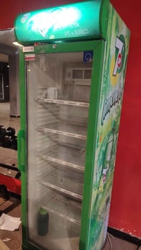 ثلاجة • عارضة • شارع ٢٠