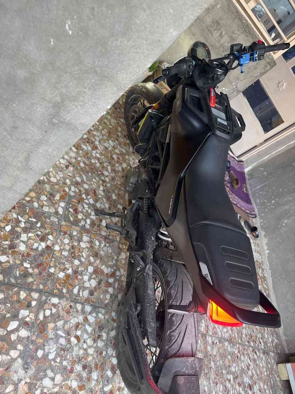 401 husqvarna Svartpilen الغنيه ع تعريف
مكينه 401 رقم وسنويه بغداد الجديد 

موديل 23 كفاله عامه من التاير للتاير مبيهه اي نقص ومكفوله وياهه زوج تايرات جديد هم احتياط 

الدراجه ماشيه 15 الف اخت الزيرو والنشاط   سعرهه 42 وبيهه مجال بلعراقي 6 ملايين ونص  مكانهه بغداد السيديه واليجي ما ارجعه 💕 ***********
