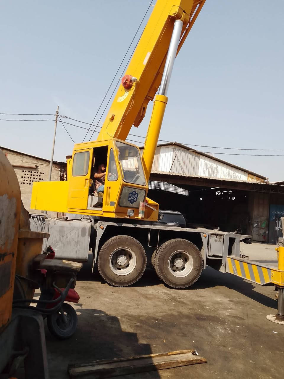 الحداد علي حداده المعدات الثقيله الحي الصناعي في الكوت نهايه الصناعيه خلف محطه غسيل السيارات ***********
