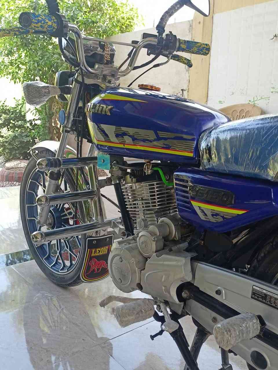 يالله موطور للبيع سونك موديل 2024بي اوراق،منفيس،فقط  بعده  زيرو  السعر 725وبي مجال بسيط    العنوان الرمادي رقم الهاتف***********
