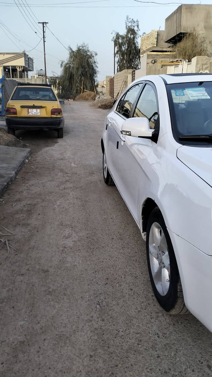 السلام عليكم أم كراند موديل 13
محرك وكيرمكفول تبريد تدفئه حداديه مكفوله 

كهربائيات فتحت سقف وبيهه سونار رقم بغداد انكليزي تحويل بشرط 

السياره حلوه وكلشي ماناقصهه مكان بغداد مدائن 
السعر 68

***********
