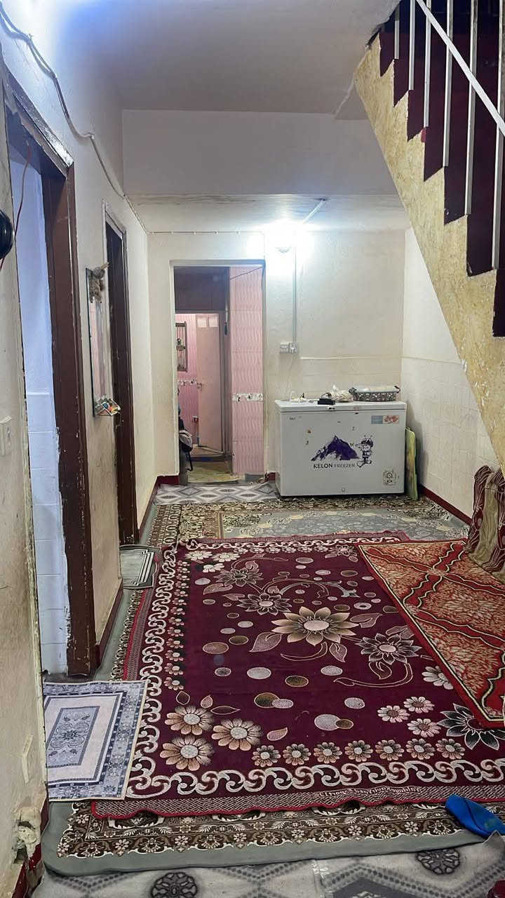 دار للبيع مساحه 147متر درجه ثانيه دور الهندية طابقين علاساحه غرف 3 صاله 2 مطبخ صحيات  عدد 2 استقبال السعر المطلوب147بي مجال اتصال ***********ابومنتظر
