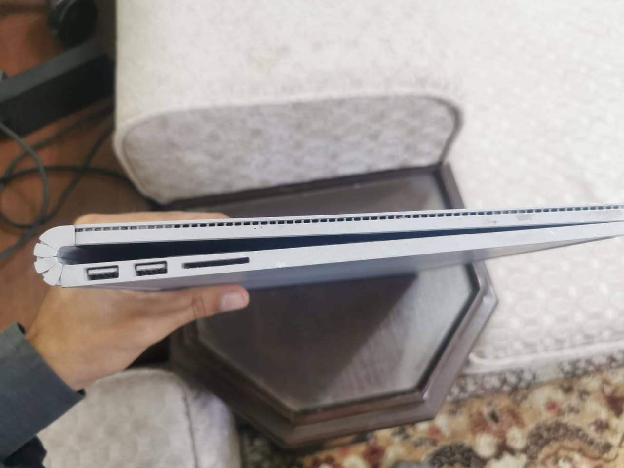 سلام عليكم
لابتوب نحيف استخدام اقل ال4 اشهر للبيع 
المواصفات بالصور وياه تحويلات مثل الي بالصوره
وشاحنته موجوده
قلاب +لمس شاشه +تكدر تفصل الشاشه عن الكيبورد
الناصريه مركز
***********
السعر 600  الف وبي مجال قليل
احلى من الصور بالواقع 
اسم الكمبيوتر

Windows 11 Pro 64 10.0 Build 26200 نظام التشغيل

اللغة العربية الإعدادات الإقليمية العربية)

Microsoft Corporation الشركة المصنعة للنظام

طرار النظام 3 Surface Book

23.101.140 BIOS

Intel(R) Core(TM) i5-1035G7 CPU @ 1.20GHz (8 CPUs) 1.5GHz المعالج

8192MB RAM الذاكرة

DirectX 12 DirectX إصدار
