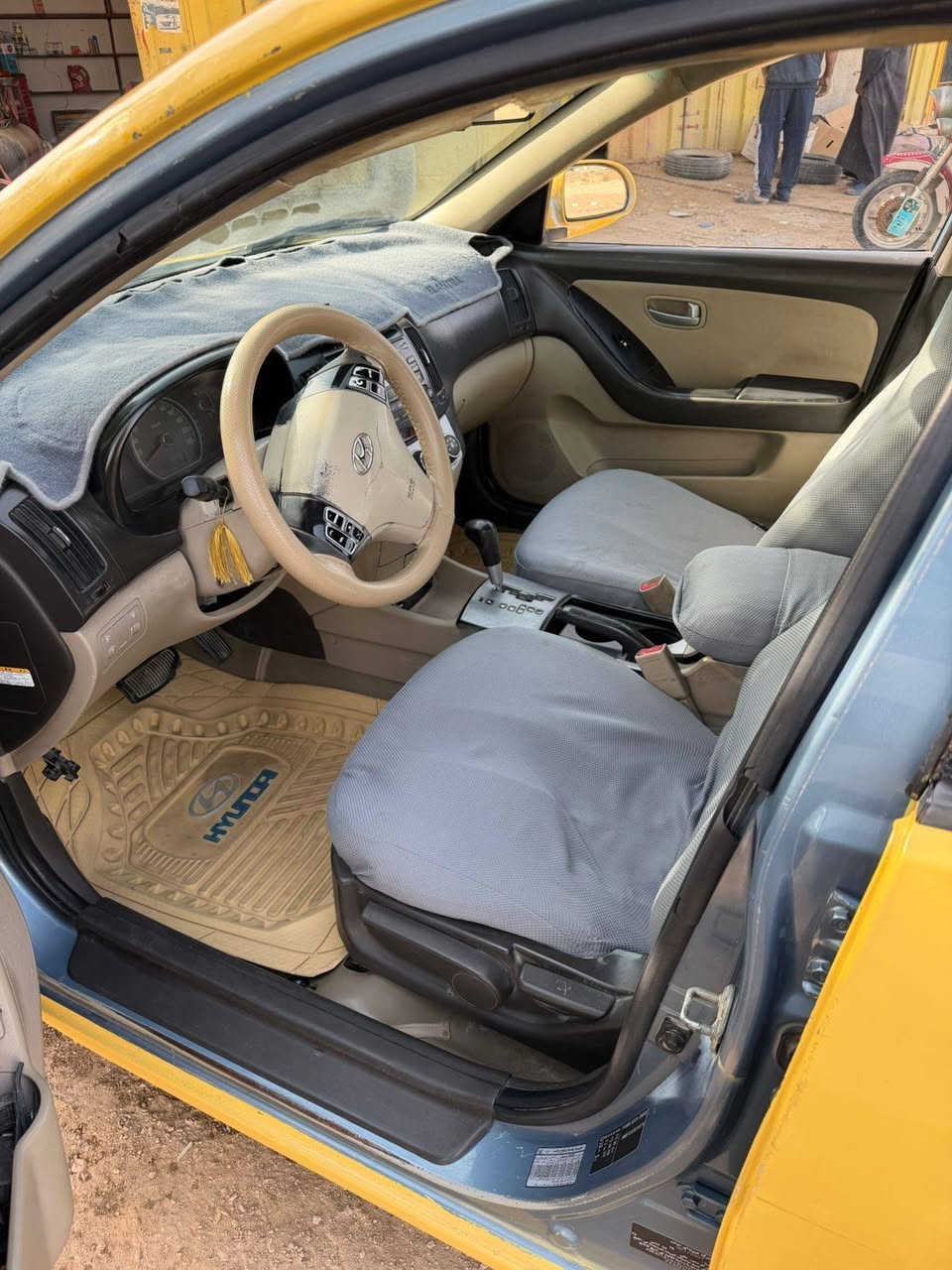 سلام عليكم لانترا مديل 8خليجي مكينه 1600جاهزه تبريد حداديه تخم تاير رقم نجف تحويل مباشر سياره جاهزه من كلشي مكانه السماوه الوركاء ***********
