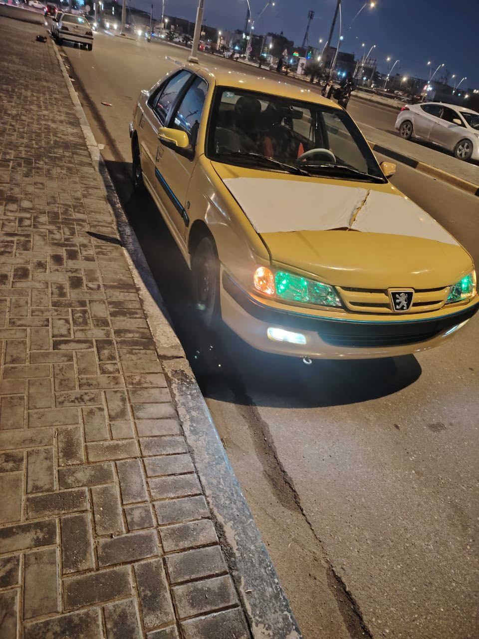 سياره بيجو بارص مديل 13سياره بس االمشط طعبان سياره حلوه السعر 33 وبيه مجل سيار راعيه موجود  يريد تحولي سنويه ال29 ***********
