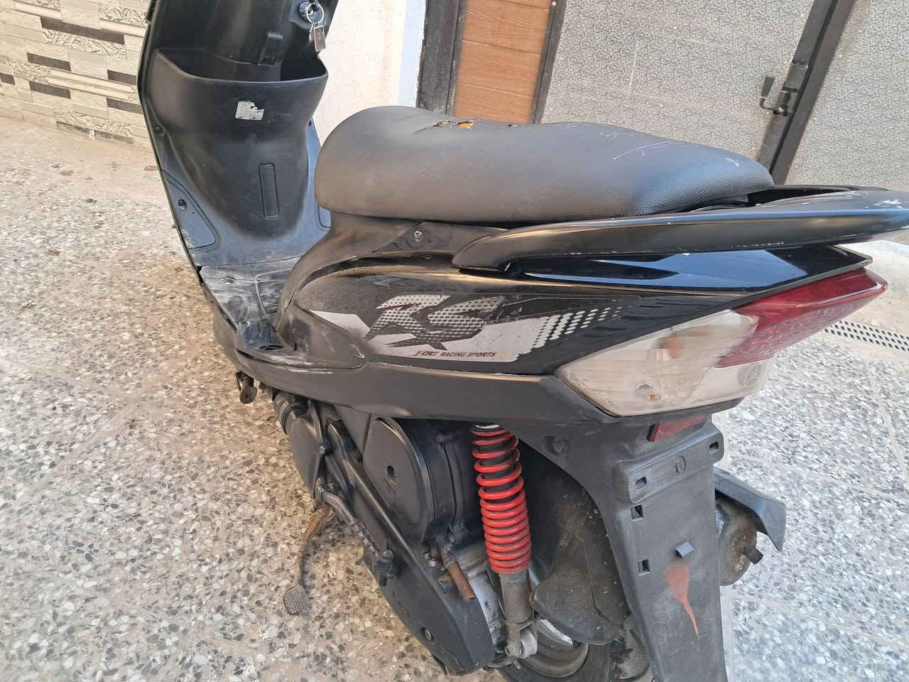 سلام عليكم اخوان ماكس عدلة نظيفة وخير من الله اكثر شغالات بيها بلادية اوارق كاملة السعر ٧٠٠ الف بغداد بوب الشام
***********
