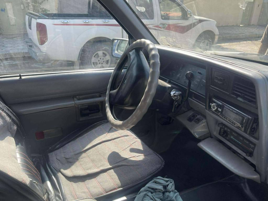 فورد اكس بلور بلادية بدون ضربة  مكينة وكير مكفول رقم سليمانية مكان كلار السعر 35
***********
