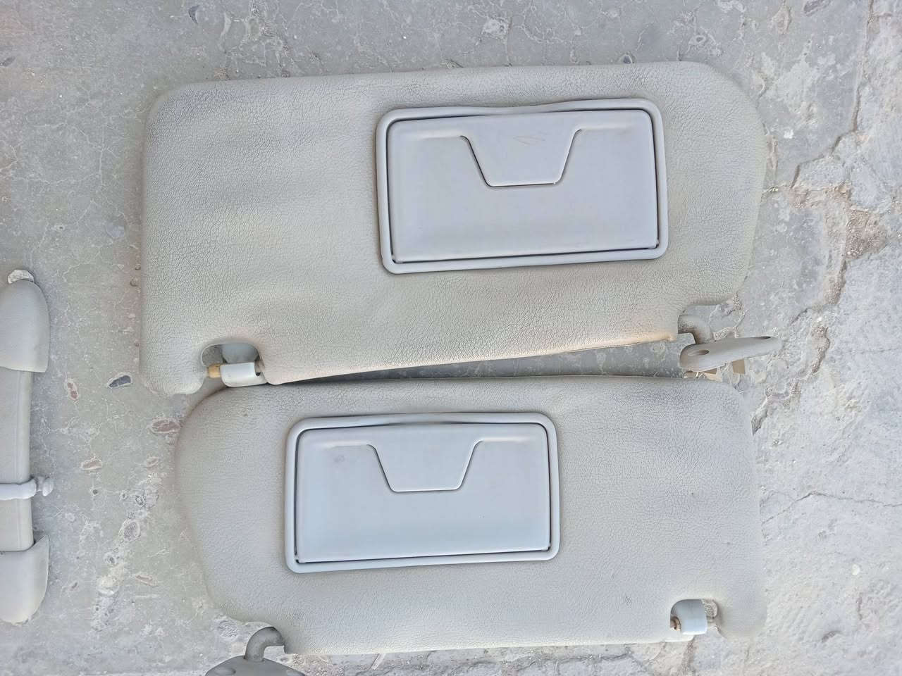 شمسيات لانسر بومه مع يداة تنته
السعر 35 الف مكاني الكرخ ***********
