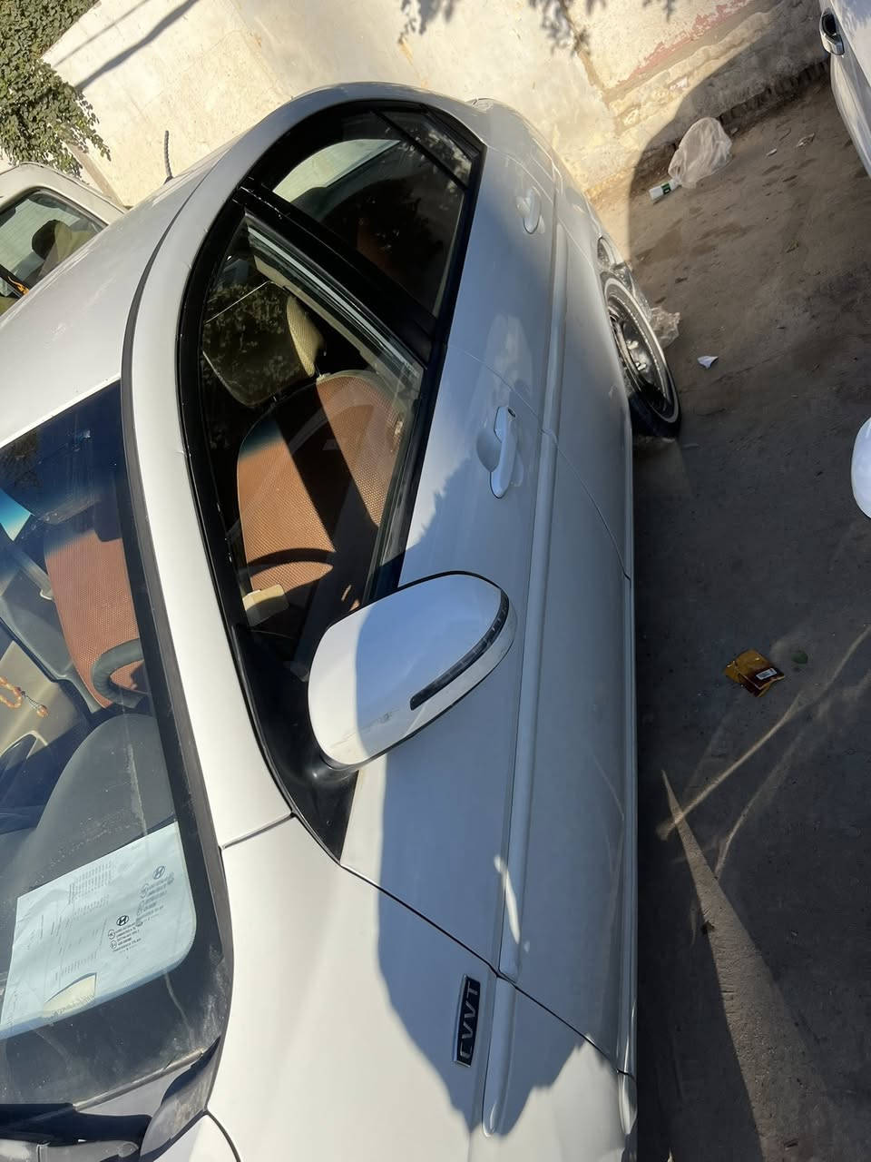 السلام عليكم اكسنت ٢٠١١مكينه ١٦٠٠ مجاول رقم اربيل بارد قليل مع كارت صبغ في باب السائق مكانها نجف *********** السعر ٩٧
