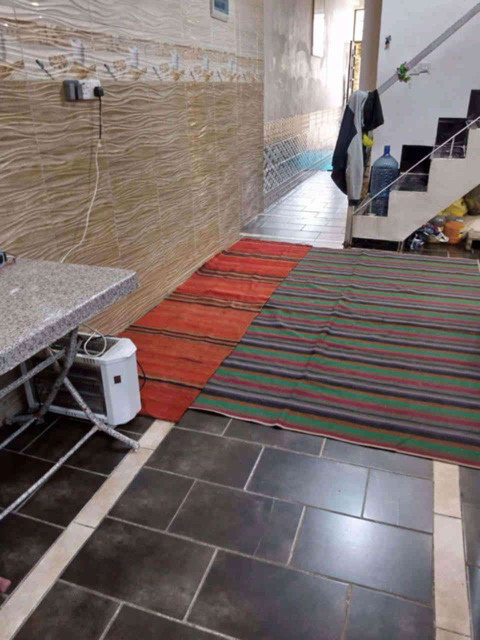 السلا عليكم 
دار للبيع زراعي المساحه 100 متر واجه 5 نزال 20 في الزعفرانيه دور الصحه 
يحتوي على ستقبال + غرفه نوم + صاله + مطبخ معزول +صغير + بيتونه + طرمه خارجيه وصحيات كذالك بيه صحيات داخليه 
البيت بناء 2020 
كامل من ڪُݪشي كاشي وسيراميك درجه اولى 
سعر البيت 65 وبيه مجال للشراي 
تواصل واتساب وخط ***********
