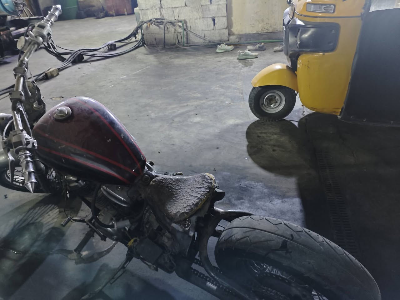 هالي بير 400
رايد ابيعهة كومت حديد الدراجة شغالة بس لا دوسة وبس معدل 
سعر 600 وبيهة مجال لشراي 
الرقم ***********
شباب تنويه الباتري شغال بس لازملة شحن
