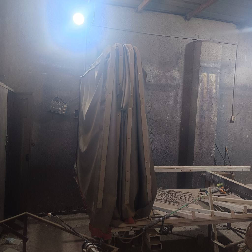 السلام عليكم 
الي يدور محجر سلايت مع الچادر للبنكو 2700او 3000شغل تفصال درجة اولى ويحتوي على سكه 3ملم ثقيل و12قاطع العنوان البصرة حمدان للاستفسار الاتصال على الرقم ***********وعندي مقطع فيديو الي يريد يراسلني واتساب البصرة, العراق
