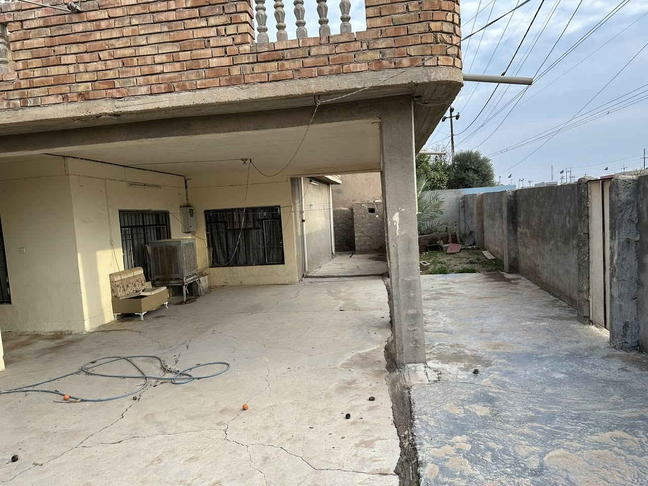 دار طابو ملك صرف 

الموقع / سايدين حديقة يلدز الشارع الخدمي 

المساحة / 320 طابو + فضلة 100 متر 

للاستفسار اكثر مراجعة مكتب الرحمن للعقار قرب جامع الشهداء مقابل مدرسة صدى العراق الابتدائية 

او الاتصال على الرقم 

***********
