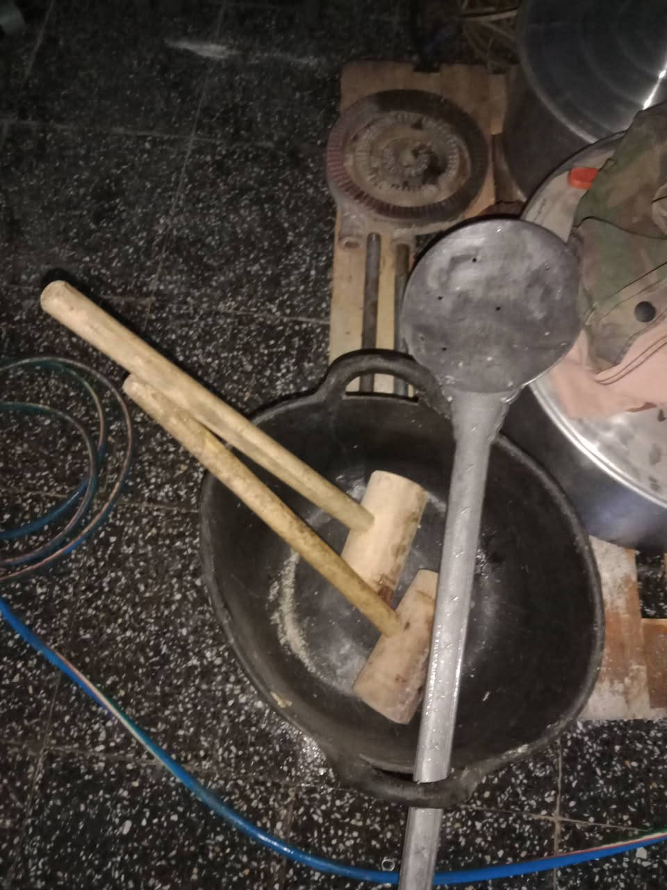 غراض مستعمله شهرين عربانه سل ستيل وميز سل ستيل اصلي غراض جديده بعدهن مكان بغداد ***********
