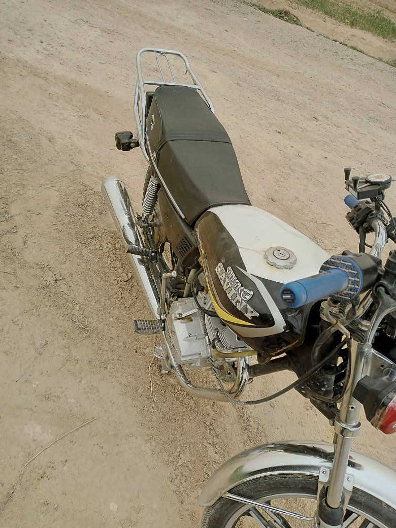 السلام عليكم 
سيفان للبيع 
محرك 150موديل 23
السعر 500وليه مجال


**إذا كنت صاحب هذا الإعلان وتريد حذفه لأي سبب، رجاءا أرسل رسالة إلى الدعم الفني**