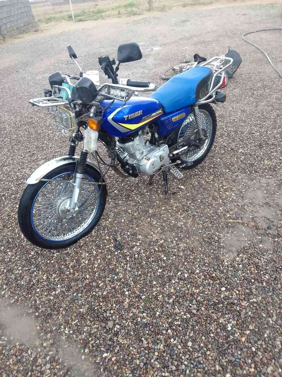 السلام عليكم موجود ماطور للبيع موديل 20 سعر 500 وبي مجال شيء قليل رقم مكان الشورى الهاتف***********
