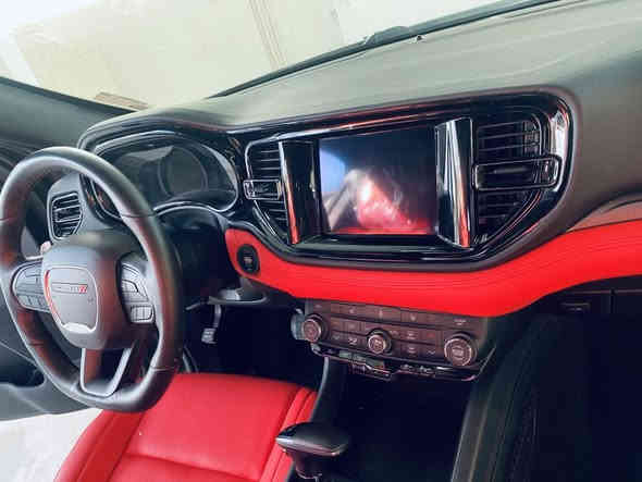 دودج دورانكو GT  لون إسمنتي مميز
#الموديل : 2023
#الضرر : بابين نفس الون بدون صبغ اصليات ونص الجاملغ الخلفي 
#الرقم : اربيل (الرقم الحديث) تحويل او وكالة حسب الرغبة

#المواصفات :
▪️السيارة: دوج دورنكو جي تي
▪️المحرك: 3.6L . V6  (ستة سلندر)
▪️العداد: 20 الف حقيقي دخول جديد ماماشيه بالعراق 
لايتات زينون مع حاجب LED مع كشافات دعامية زينون
بصمات عدد 2 للأبواب مع بصمة جنطة وبصمة تشغيل وتشغيل عن بعد
حساس خلفي
كامرة خلفية دوارة اصل مع الستيرن
شاشة الدشبول حجم كبير
غرفة السيارة جلد احمر 
تحكم فول كهرباء لكرسي السائق 
تدفئة لكشنات المقدمة
تدفئة ستيرن
سستم صوت
تشغيل عن بعد
جنطة كهرباء
تحكم ستيرن جهتين بلوتوث وحاكية وكروس سرعة وتحكم صوت 
نظام ABS مانع انزلاق

السعر المطلوب: 310 ورقة مع المجال

 
الاتصال على :
***********
