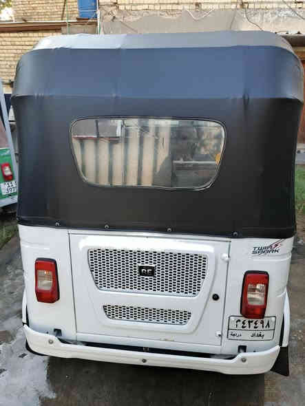 تكتك موديل 22 رقم وسنوية كشر مكفول من التعمير ولصبغ مكينة مكفولة  من كلشي برغي ما مفتوح بيهة 
مكاني زعفرانية رقمي ***********
