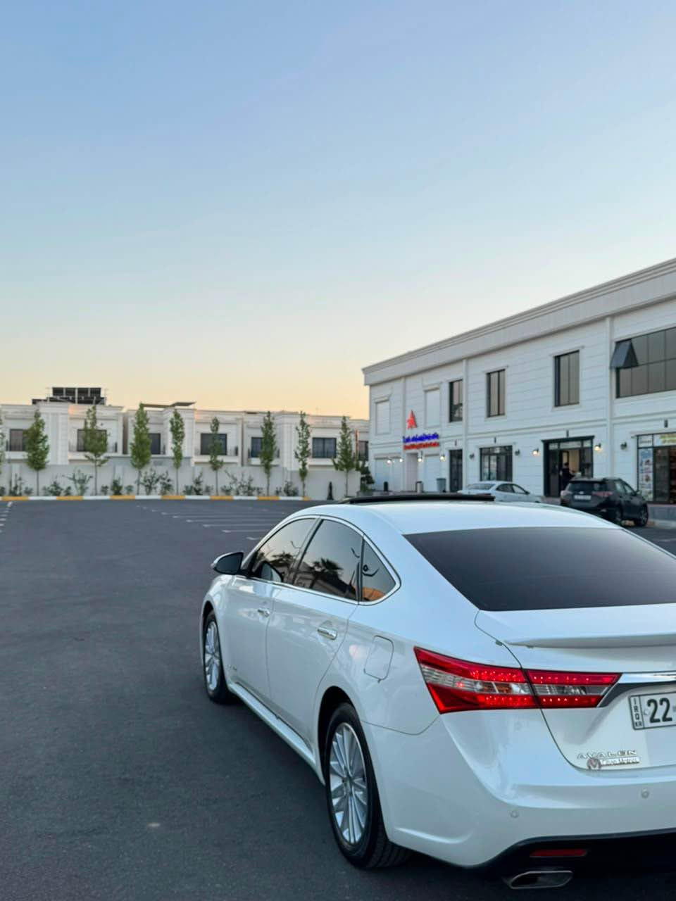 Toyota Avalon 2013 xaleje 2 3asa shasha gawra sayaraka hamw shte new ba nawe xomana 5-6 je gchkay ta7dele haea kamak sbuxe fredaea tundw tola hamw gyane bashart *********** أربيل, العراق
