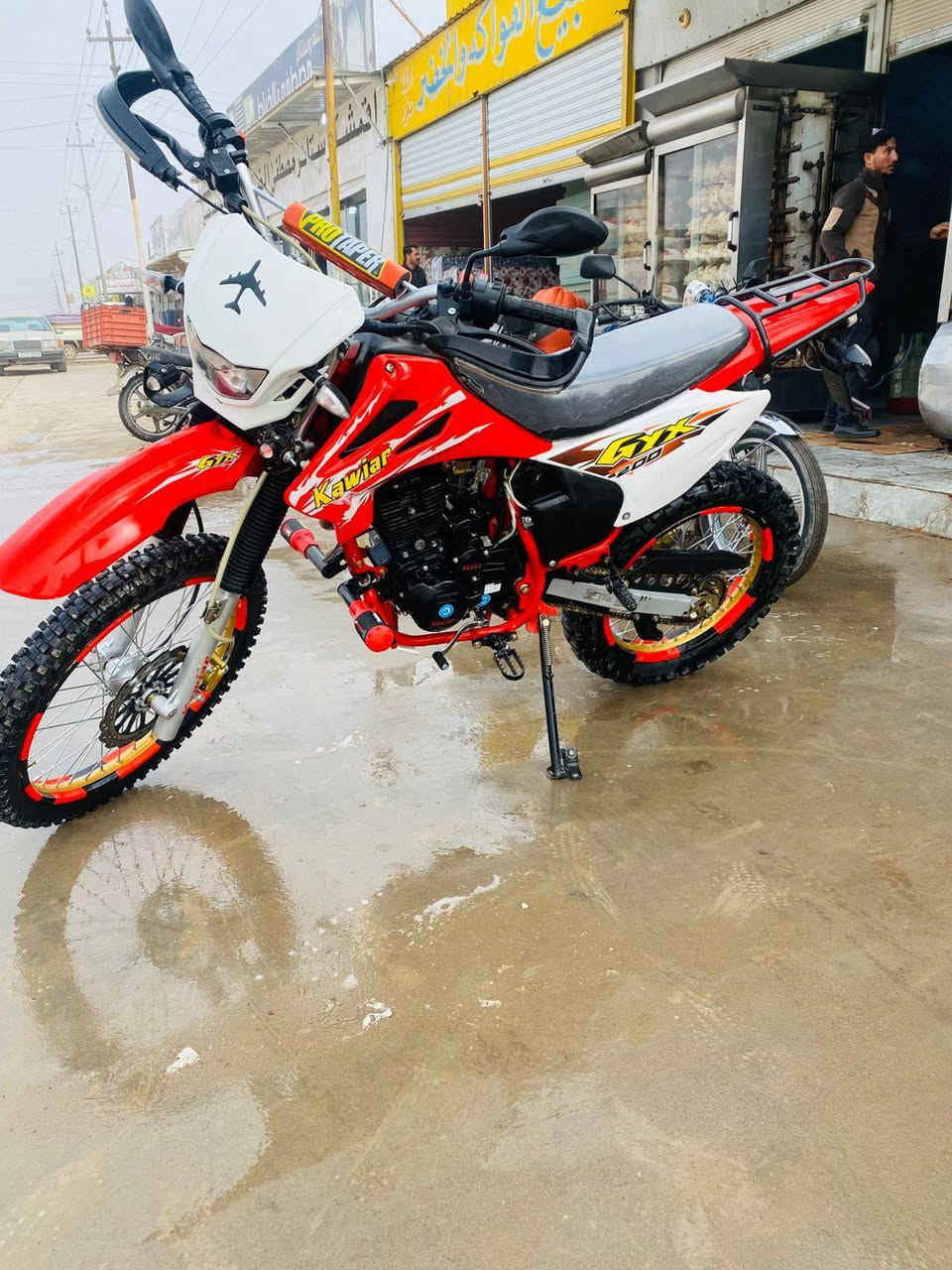 السلام عليكم موطور للبيع قفاز موديل 25 شرط جديد الاستفسار نتصال بل رقم ***********
