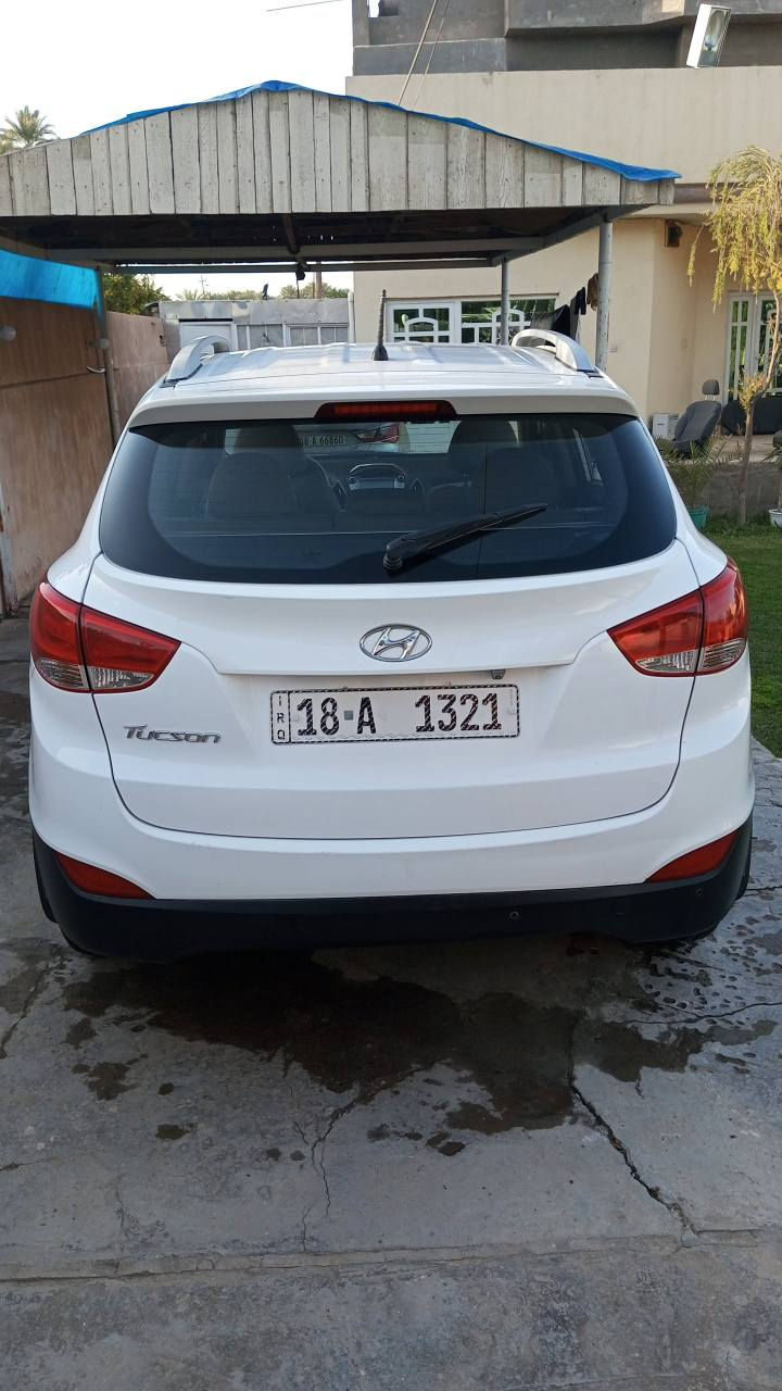 رمضان كريم احبتي الكرام 

للبيع توسان موديل 2015 وارد خليجي بيه صبغ شبرين بجاملغ الخلفي الايمن صبغ خارجي فقط والباقي مكفول رقم بابل دولي باسمي شخصياً 

مواصفات السياره 
----------------- 
1- لد امامي خلفي 
2- شاشه كبيره 
3- كامره خلفيه دواره 
4- حساسات خلفيه 
5- اشاير بلمري 
6- تحكم ستيرن جهتين 
7- حجم المحرك 2000 المرغوب شرط المكينه جديده 
8- سياره جديده وبلعافيه علتكون من نصيبه جاهزه من كلشي كامله مكمله تخم تايرات جدد باتري جديد حداديه اماميه وخلفيه جديده تبريد ثلج كامله مكمله 

9- للاستفسار *********** مكاني بابل حله 
10- السعر 162 وبيه مجال للطيبين الشراي يتصل ويشلع عيوني الخاص مغلق حلة, بابل
