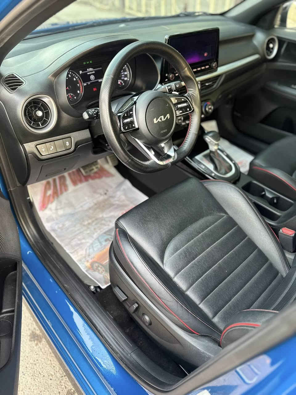 السلام عليكم
فورتي 2023 
Gt مكينه 1600 torbo 
فول مواصفات تدفئة تبريد كشنات 
كشنات ثنين كهرباء 
جلد  شاشه ابل كار بلي ماشيه ٢٧ ميل فتحة سقف رادار امامي خلفي ويل ١٨ لايت ٣ عدسات 
مزوده السياره من انريكا صالنصات سوبر هدرز برمجة صبغ قطعتين بدون لغد بدون شواصي فقط ايرباك استيرن راجع سستم بلادي شغال 
تعميرها كله شركه السعر ١٦٥ $ وبيها مجال حك الجيه للأستفسار ***********
