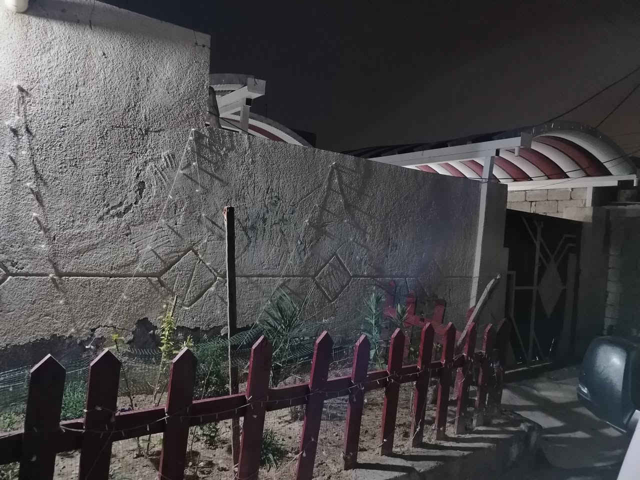 بيت للايجار الكندي خلف بيت سيد صدام بيت جديد عايله زغيره سعر الجار ٤٥٠ قفل ***********
